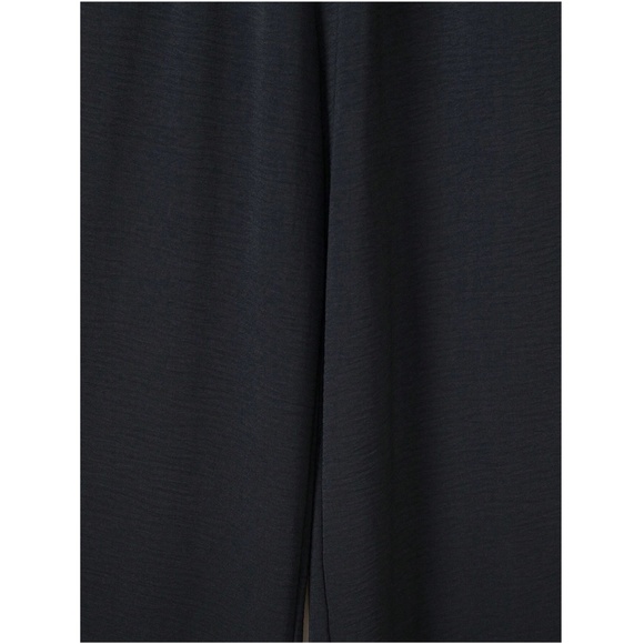 Black Jumpsuit Slant Pocket Wide Leg Shirred Bodice Straps Square Neck - Picture 10 of 13